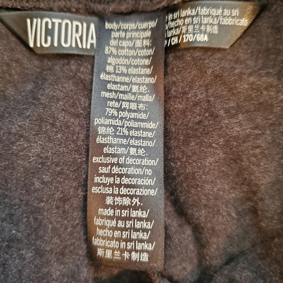 Victoria's Secret VSX Sport | Black Capri Legging - Picture 4 of 8